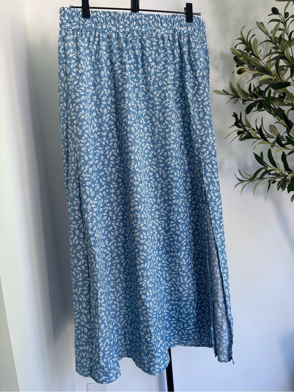 • [SHEIN] Maxi Slit Skirt •